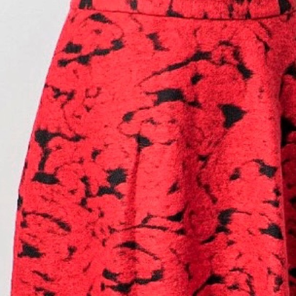 NWT Lord and Taylor red floral skirt - sz 14 - Picture 3 of 3